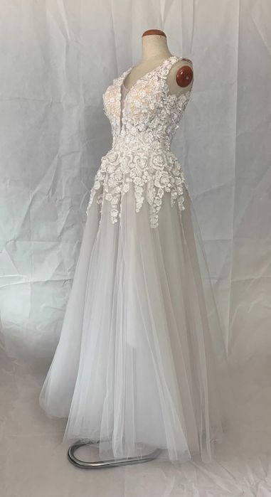 Nowa suknia ślubna 38/40 M/L boho-luxe hafty Princessa szampańska biel