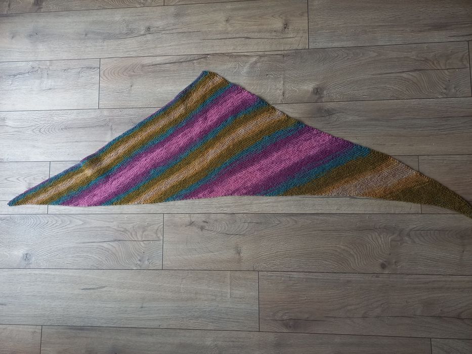 Chustka ręcznie robiona na drutach