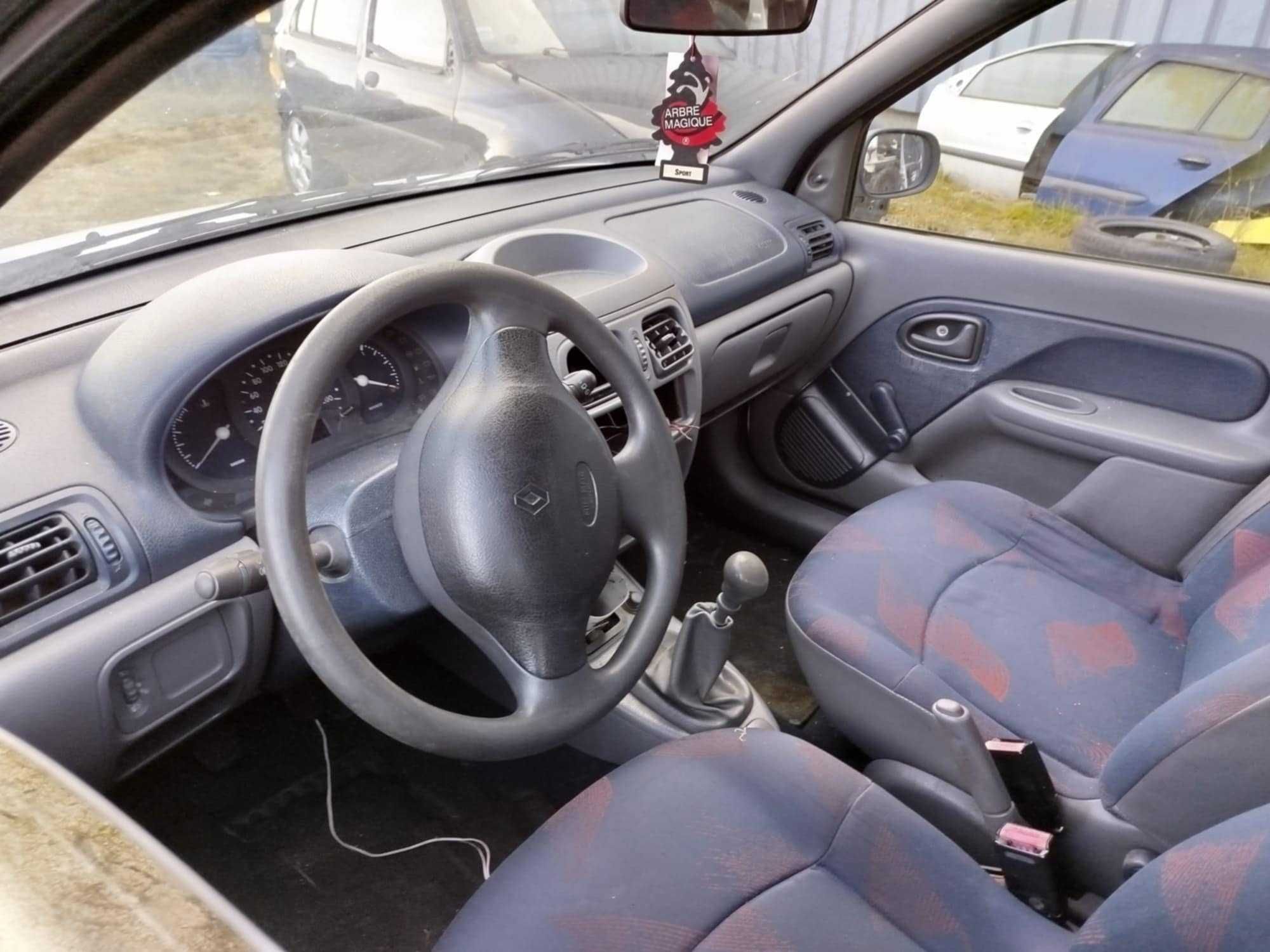 Para peças Renault Clio II 1.2 ano 1998