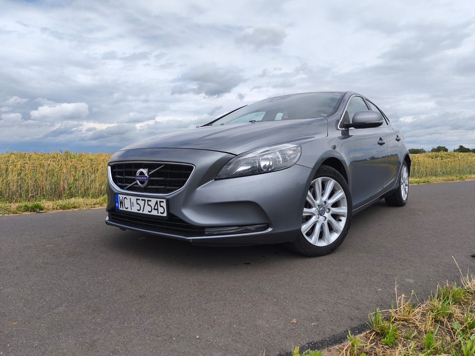 VOLVO V40 2.0 D2