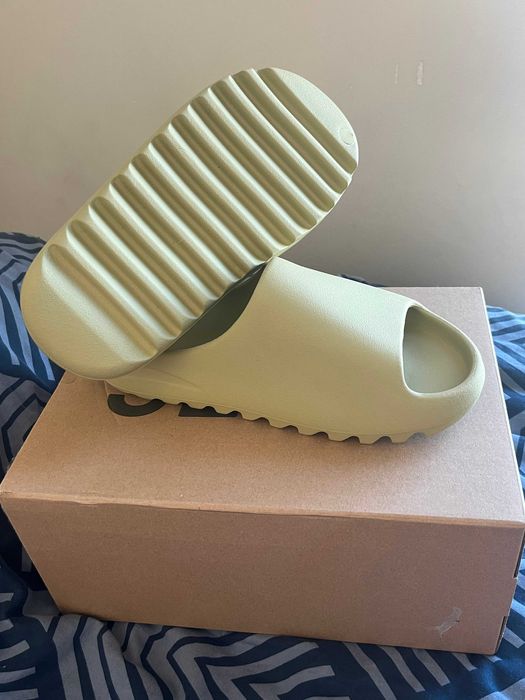 Yeezy Slide Resin