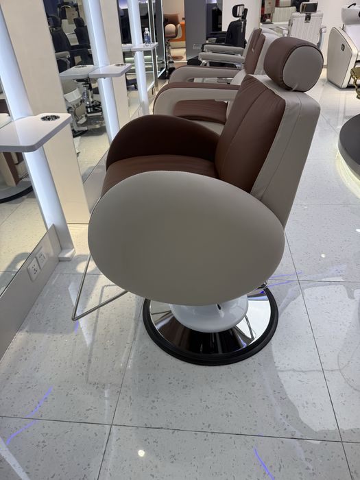 Cadeiras cabeleiriro e rampas lavar cabecas