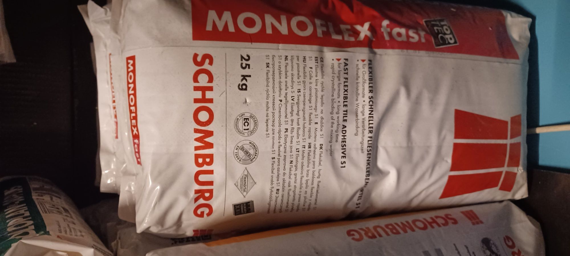 Sprzedam kleje do płytek.