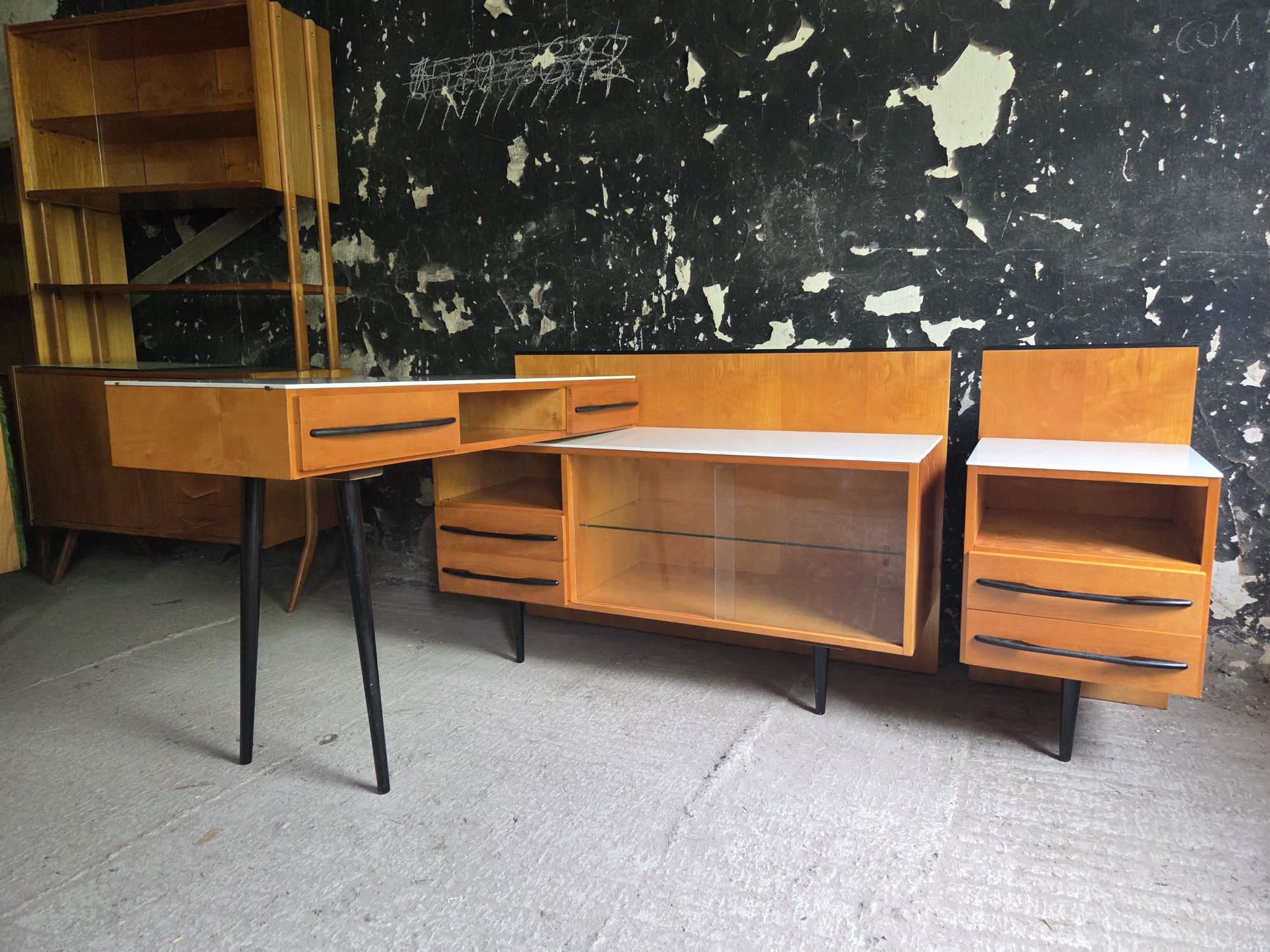 Zestaw modułowy Mojmir Pozar biurko szafka komoda  vintage prl design