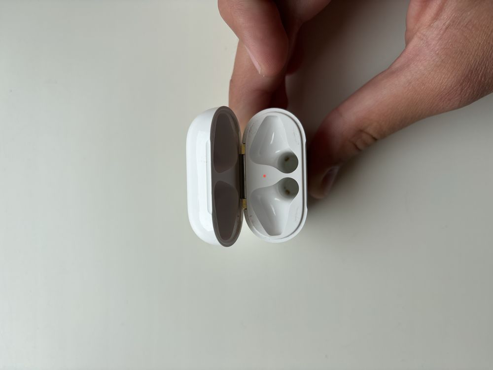 продам наушники AirPods 2