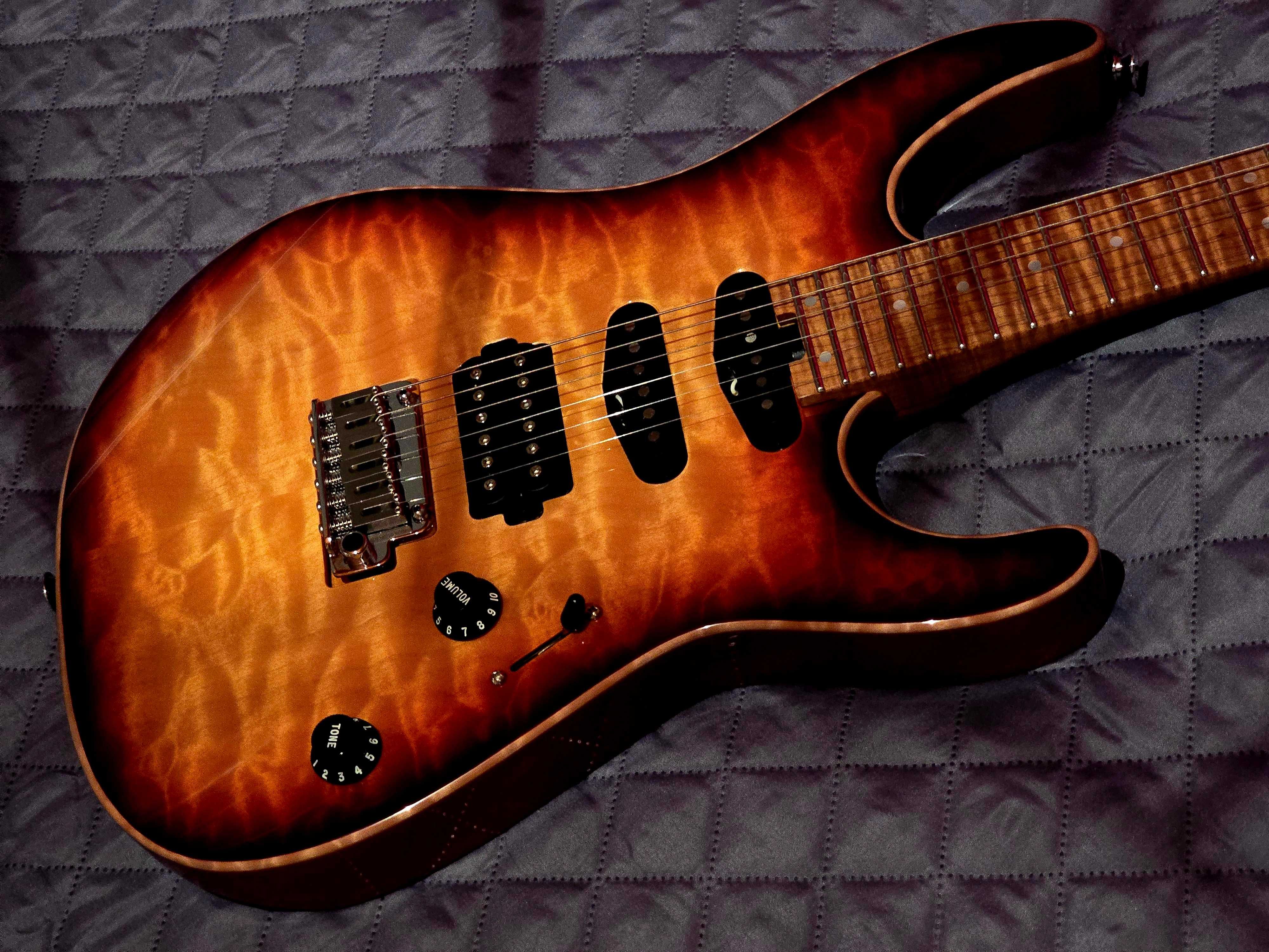 Charvel USA Select DK24 HSS 2PT CM QM Autumn Glow (CUSTOM SHOP)