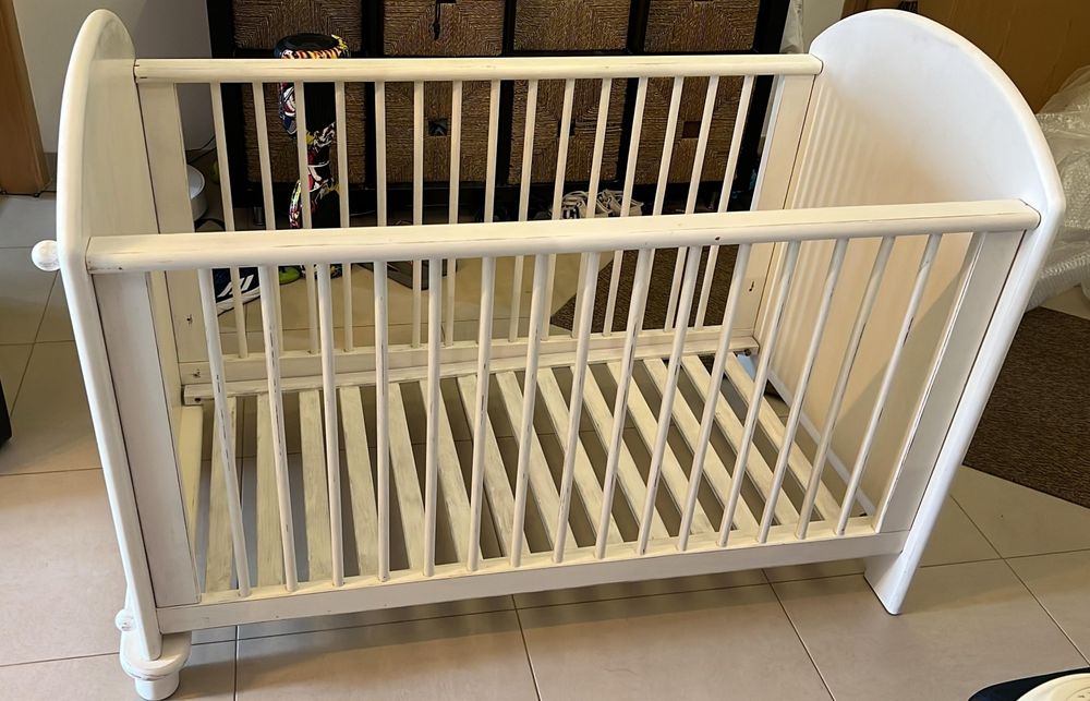 Berço/cama de grades em madeira maciça