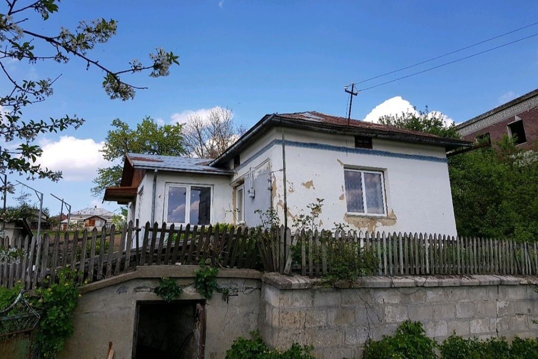 Будинок з великою ділянкою у селі Богданівка