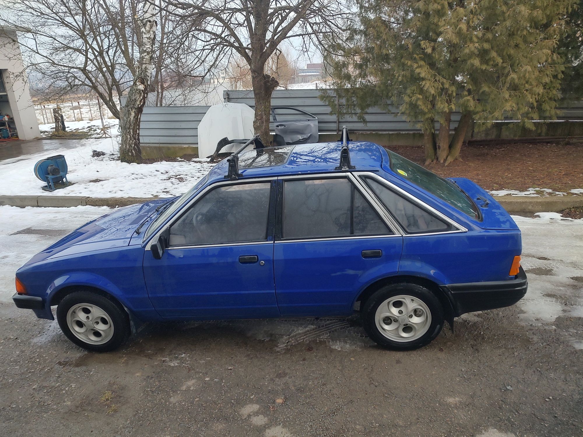Ford escort 1,1 хороший стан один власник 20 років диски з XR
