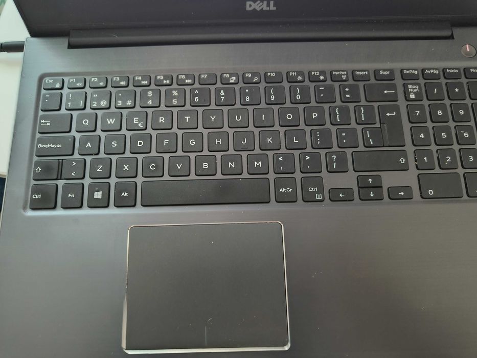 Dell Vostro 5568 15,6" Core i5-7200U/16GB Ram/256 SSD/320 HDD/Win10