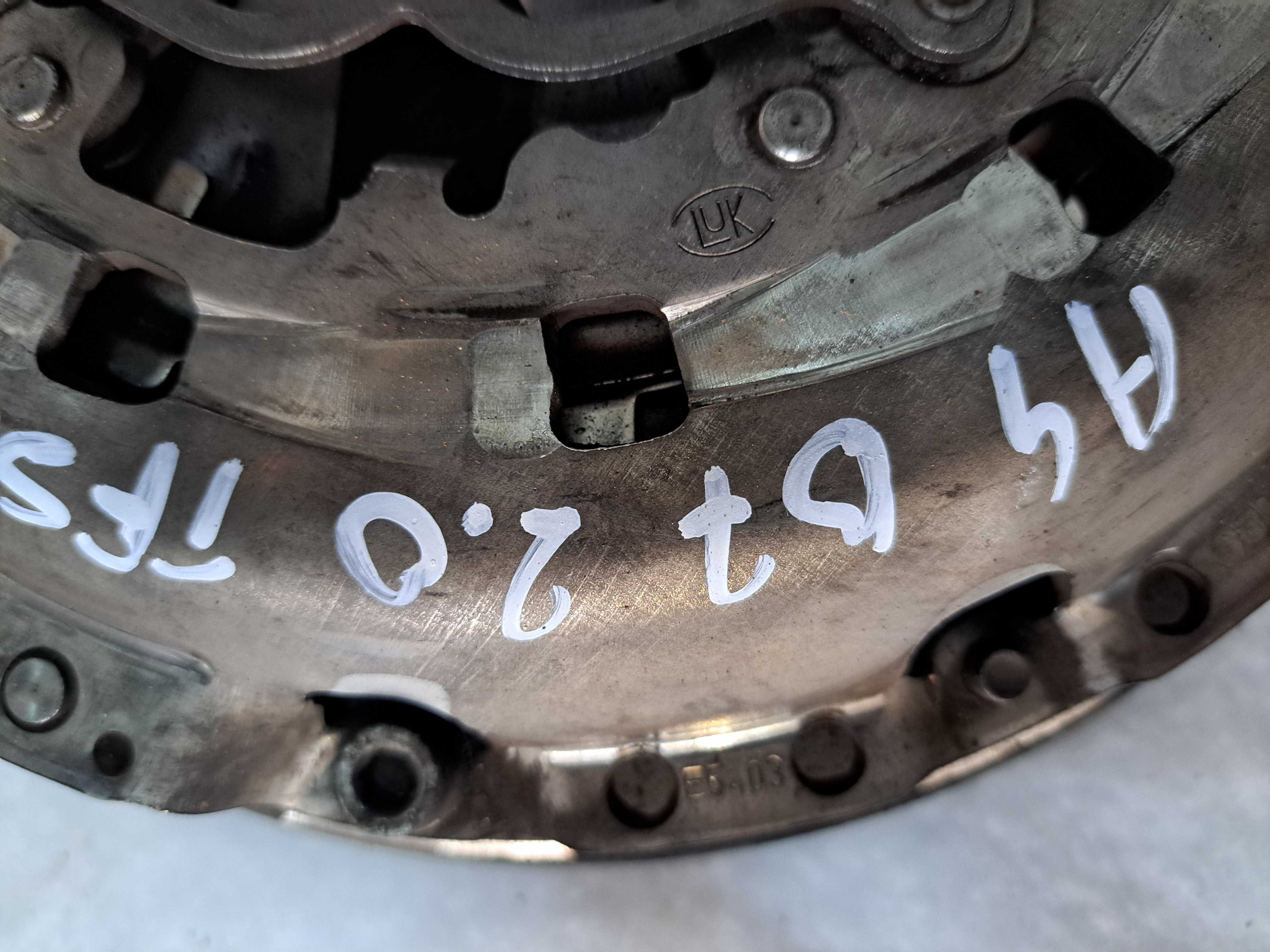 Sprzęgło dwumas LUK Audi A4 B7 2.0 TFSi kpl