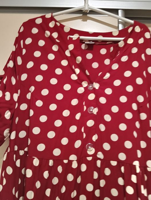 Платье в горошек красное большого размера