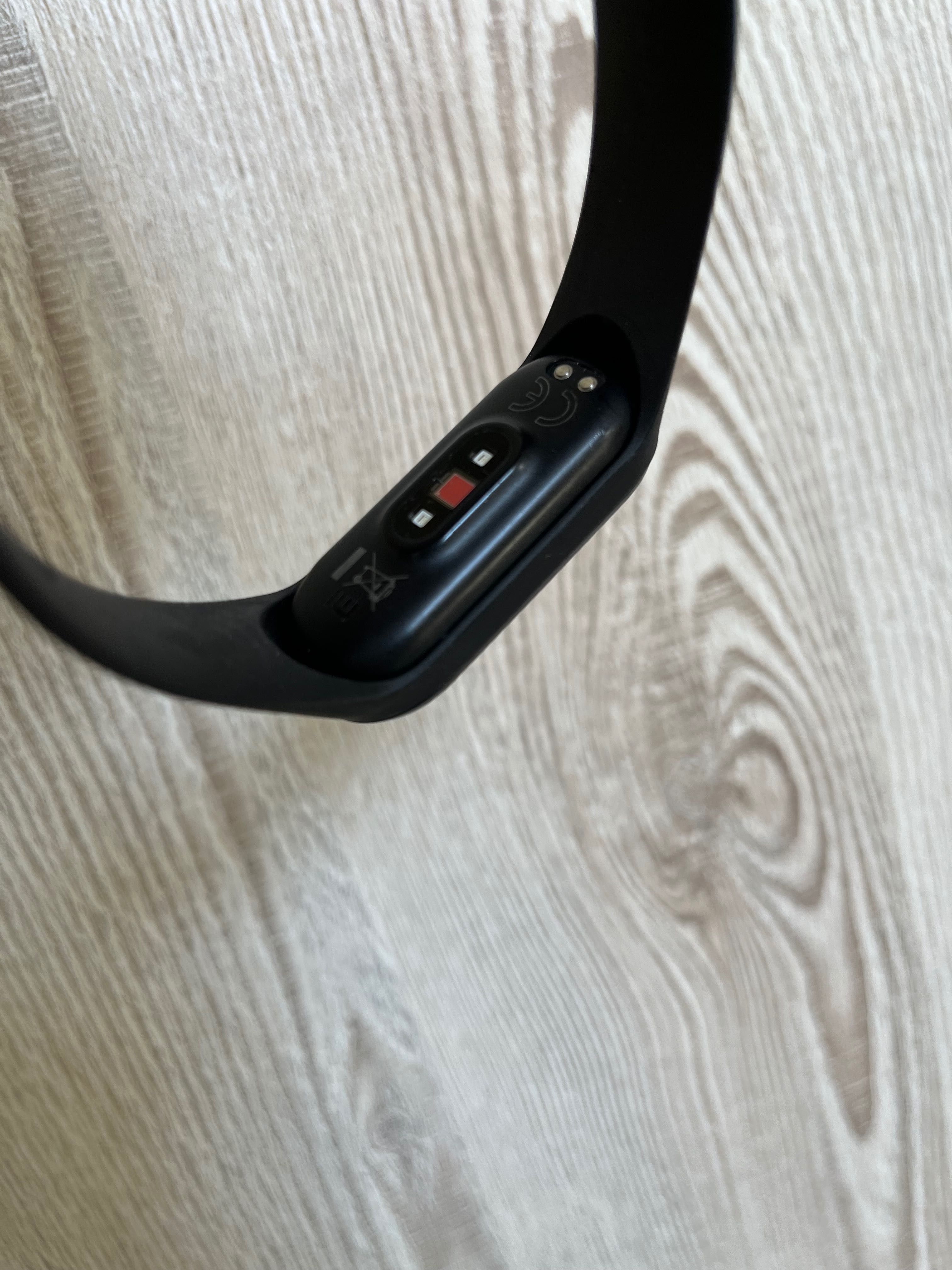 Xiaomi Mi Smart Band 4 opaska zegarek elektroniczny czarny sportowy