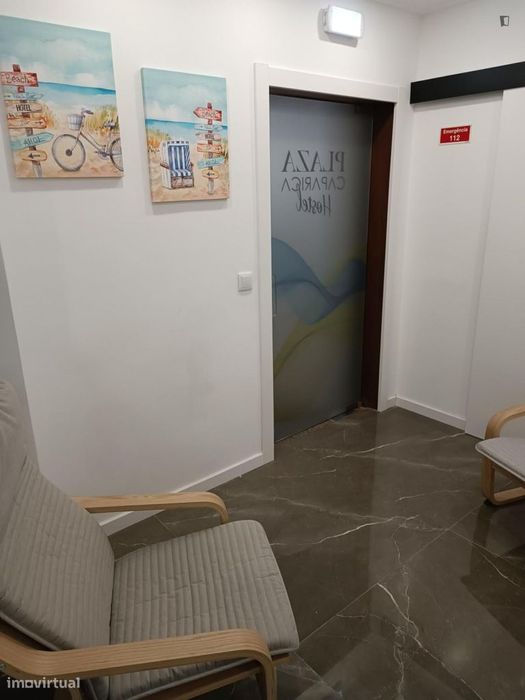 Quarto - localizado em Costa da Caparica Lisbon