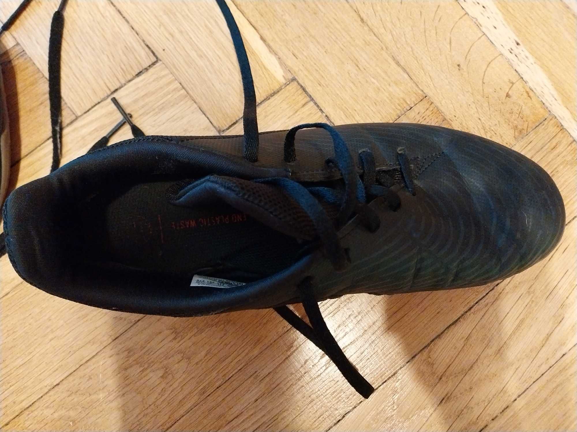 Buty Adidas US 10 1/2, UK 10, FR 44 2/3