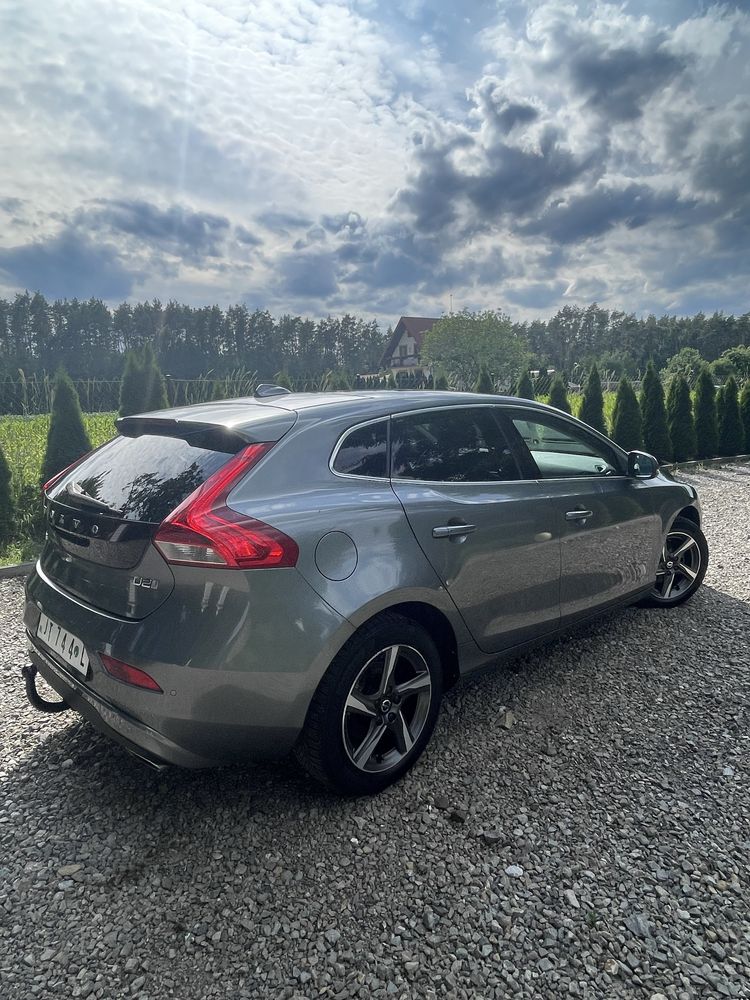 Volvo V40 D2 120 PK INSCRIPION 2016r Skora/Alu/Pano/Nawi/Kamera/ FUL!