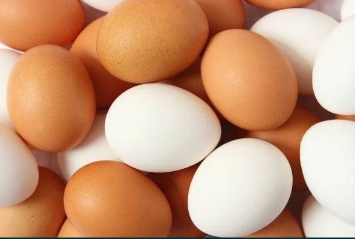 Продам домашні курині яйця. 
Яйця коричневий і білі крупні.Пишіть, зво