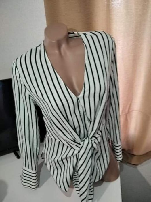 Блузи жіночі в ідеальному стані