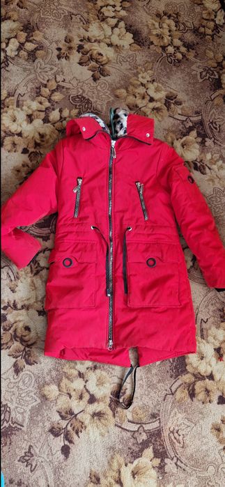 Продам дитячу куртку парку в гарному стані