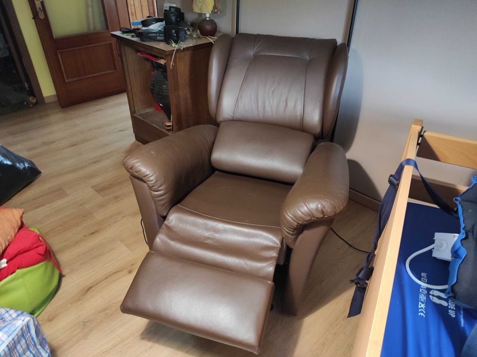 Cadeirão stanah em pele