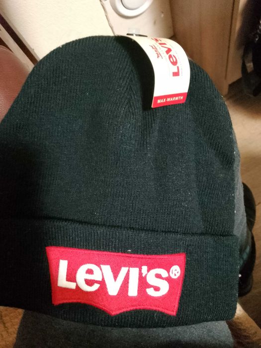 Sprzedam czapkę zimowa Levi's