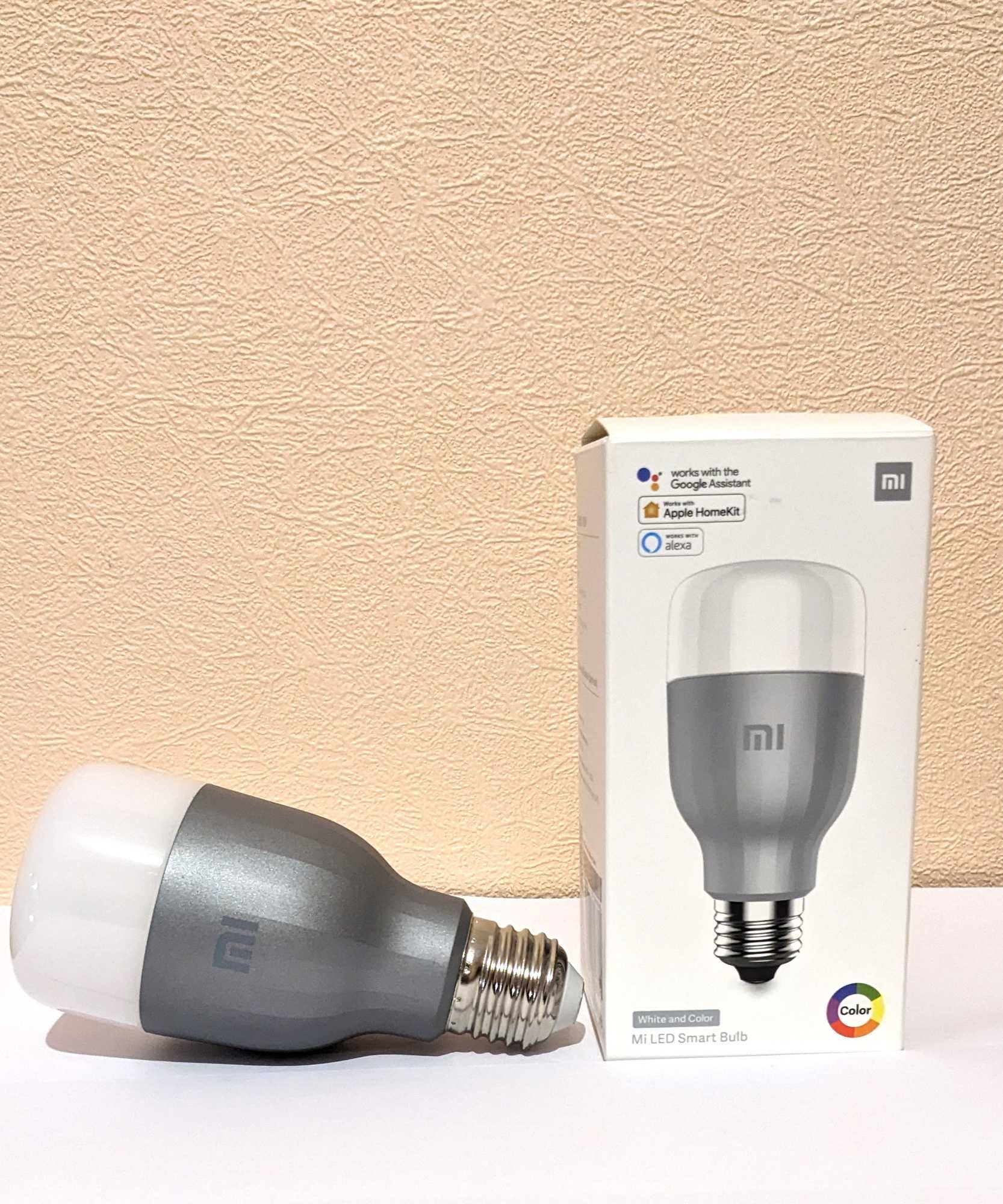 Лампа Mi Smart Bulb (White and Color) (працює з Apple Home Kit)