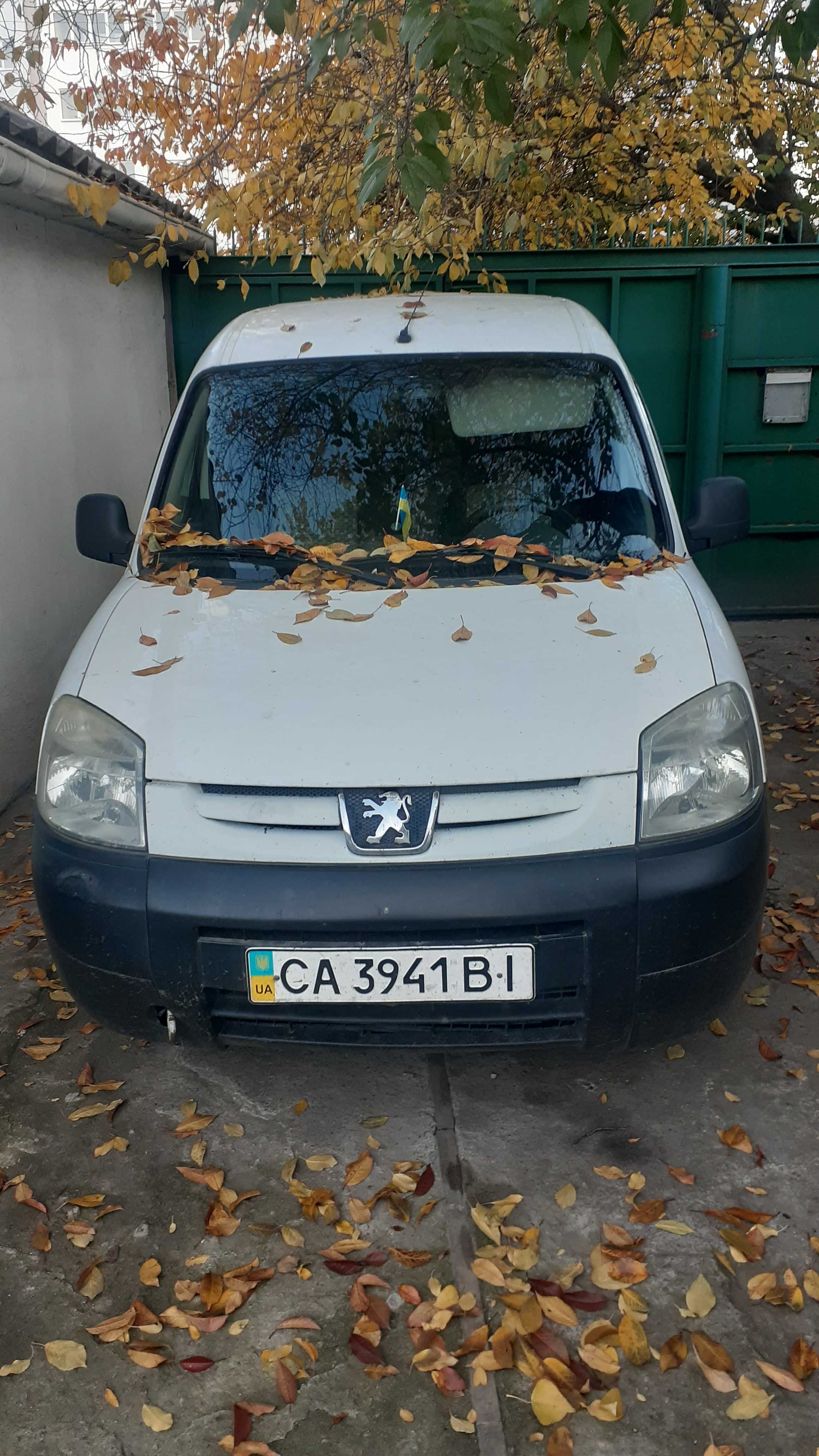 Продам сімейний авто