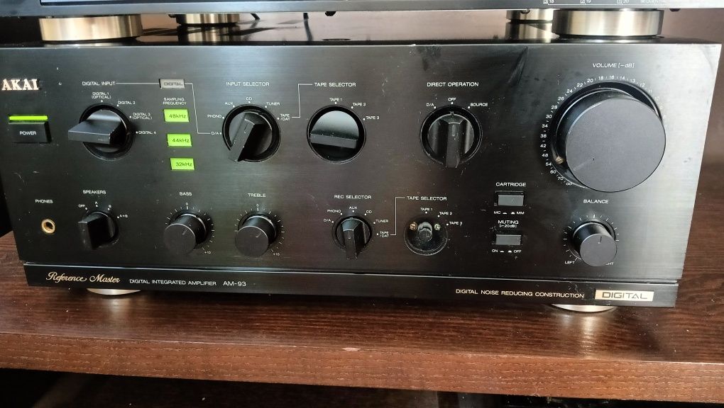 Wieża Akai Reference Master