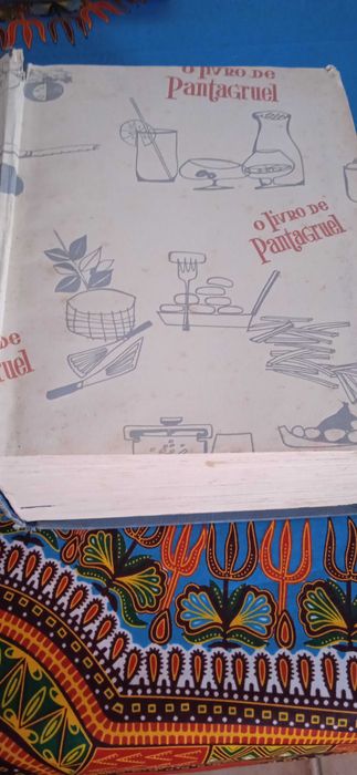 Livro de cozinha com 45 anos