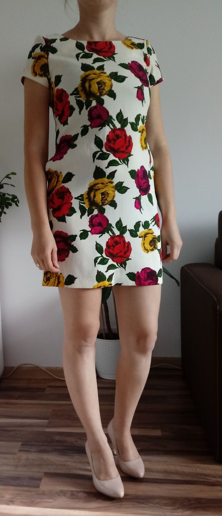 Sukienka w kwiaty, elegancka z kieszeniami rozmiar M (male M)