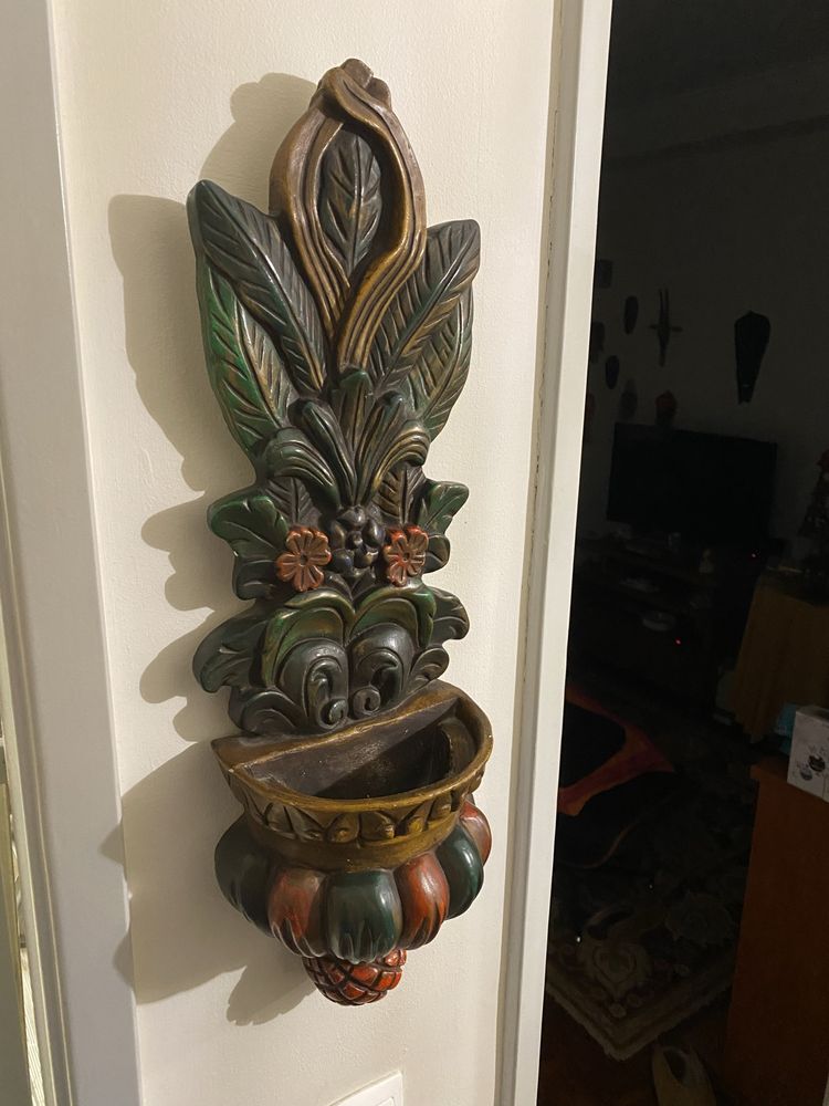 Pia de água benta em gesso pintado – decoração vintage/religiosa