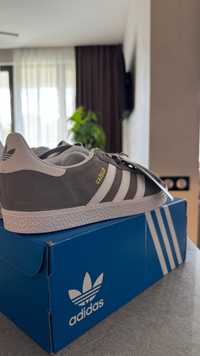 Продам кросівки ADIDAS GAZELLE