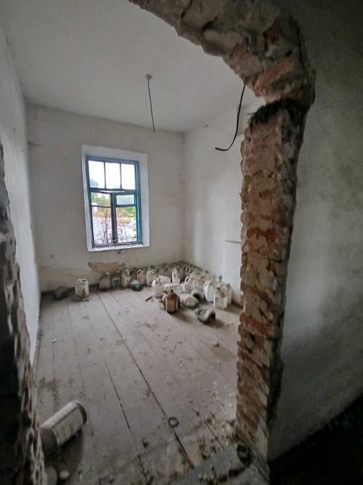 Будівля з усіма комунікаціями, площею 846,3 кв.м, Хмельницька обл.