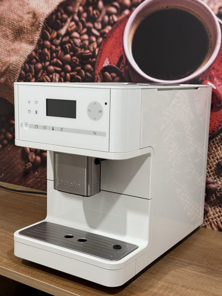Ekspres do kawy MIELE CM 6150 Auto Cappuccino oraz Latte gwarancja