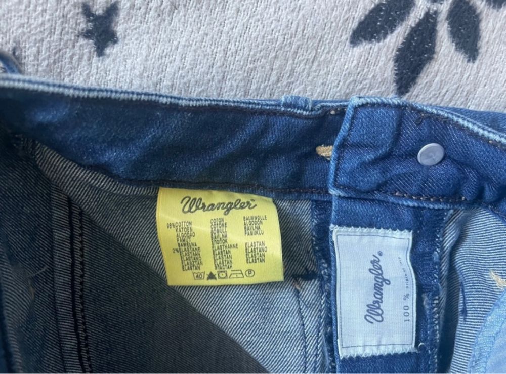 Jeansy wrangler Joni flare leg