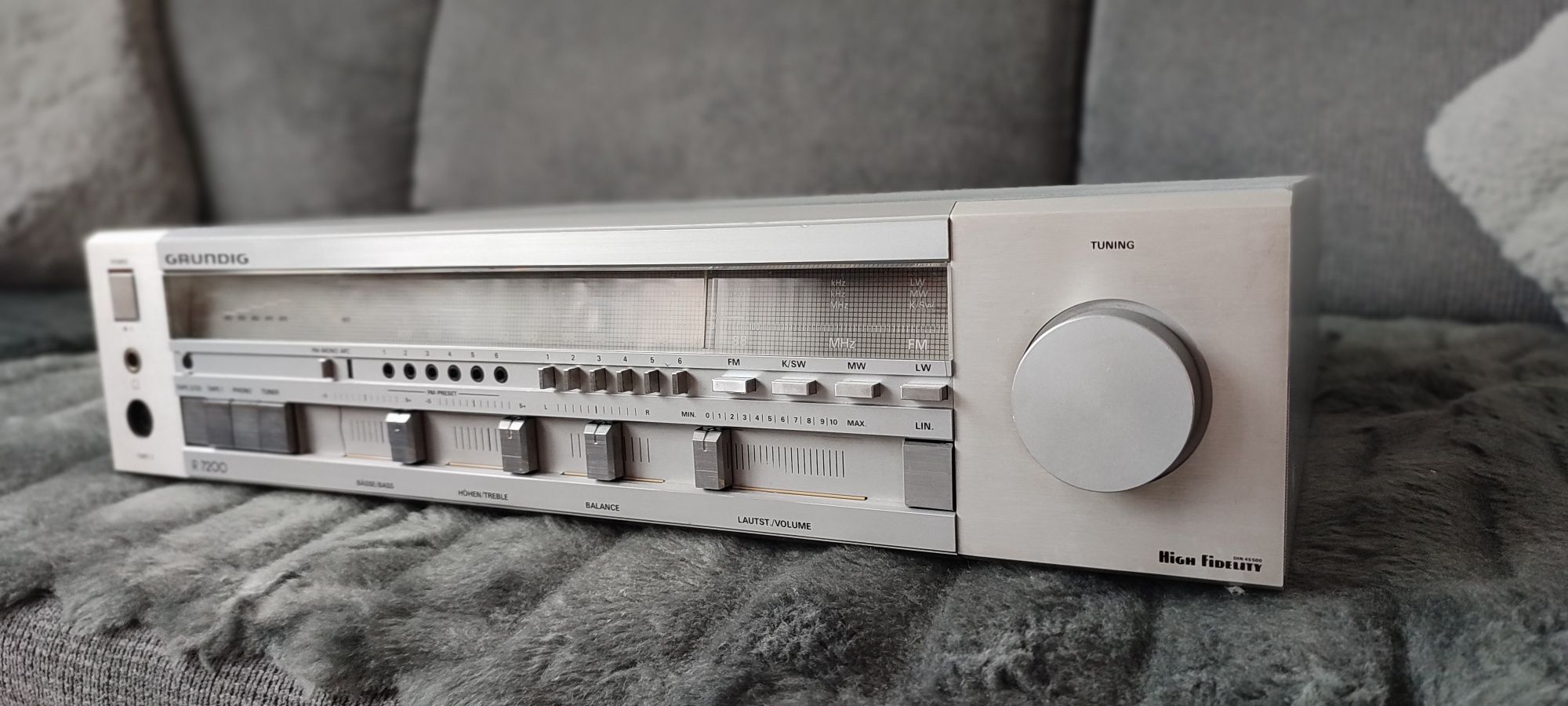 Amplituner - Grundig R7200