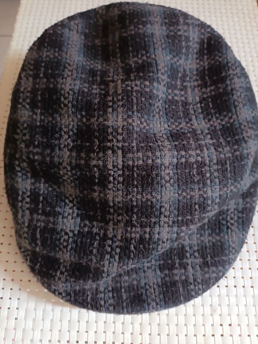 Kasztet męski w kratę ( ochrona uszu ) rozm 58