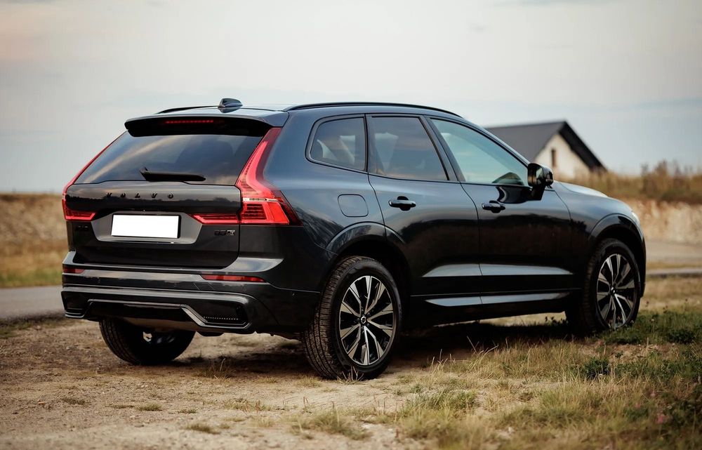 Volvo XC60 B5 AWD Plus Dark