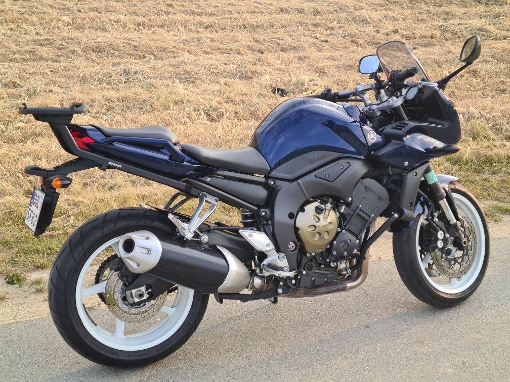 Yamaha fz1 2010r