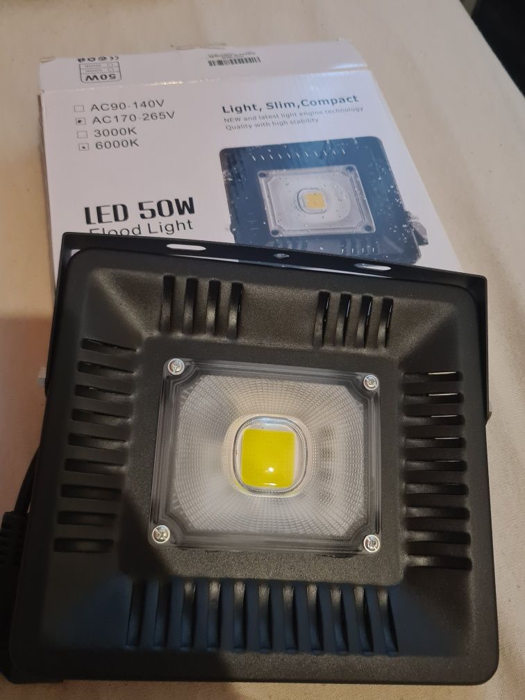 Naświetlacz LED Reflektor Led IP65 50W Plant Light