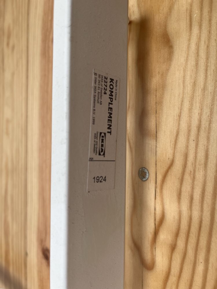 Varão extensível e frontal IKEA aço branco para roupeiro 100 cm