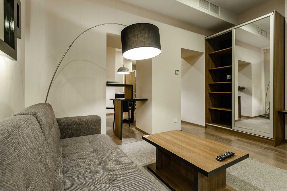 Стильна студія 55 м² у центрі Києва біля Майдану | Генератор | Укриття