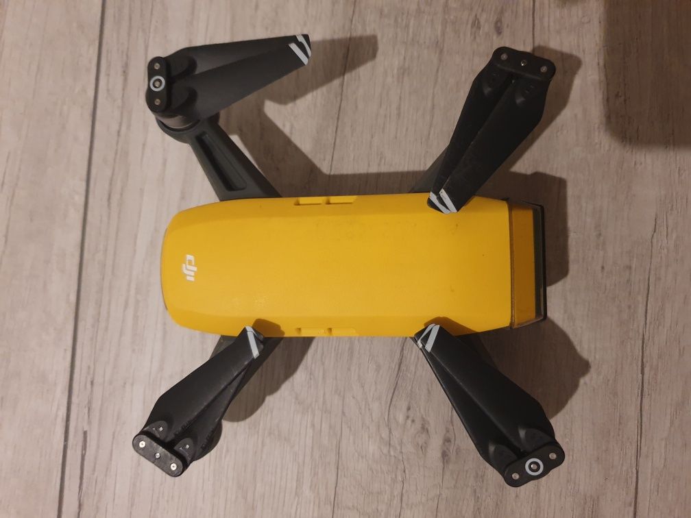Dron dji spark             .