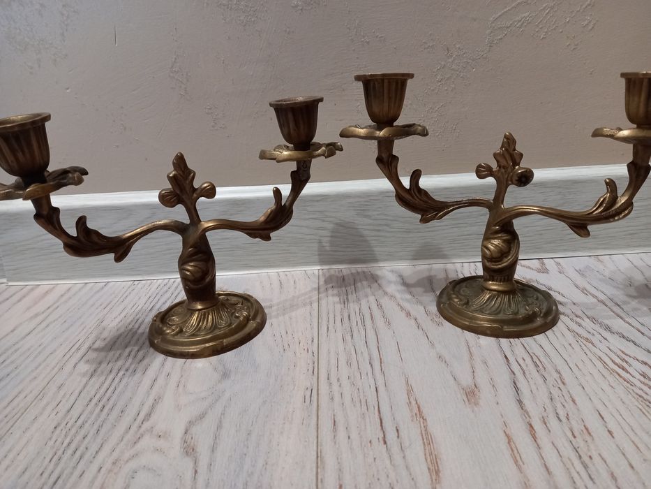 Підсвічники для свічок.