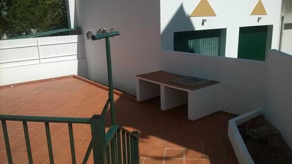 Moradia, triplex, com sótão, em Santiago do Cacém