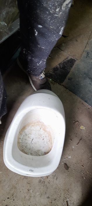 Urinol da roca como novo