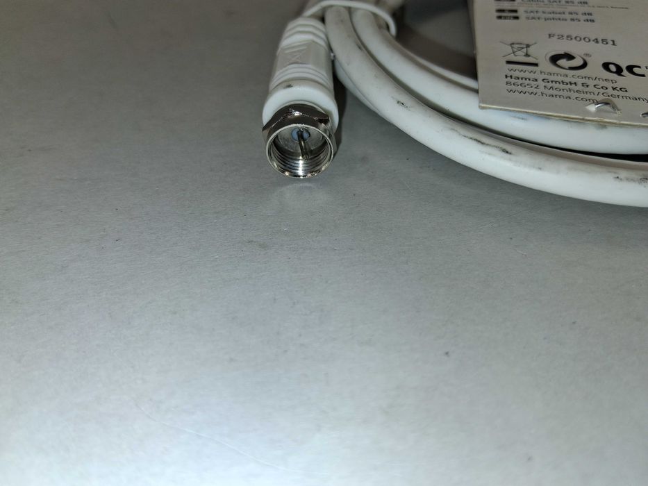 N145 Kabel Koncentryczny SAT Hama F-Plug 1,5m 85 dB Biały