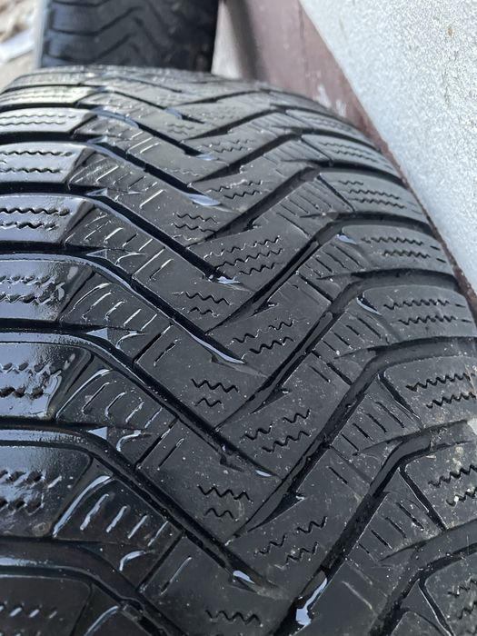 Opony zimowe 215/60R16 z felgami
