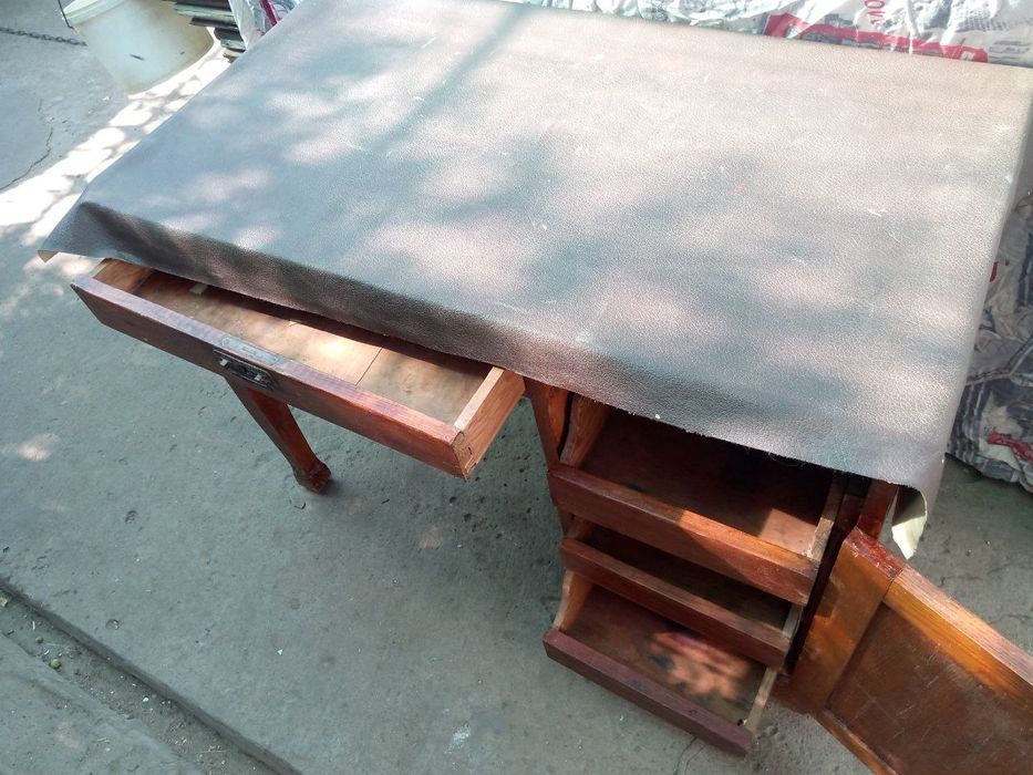 Старый стол,под  реставрацию