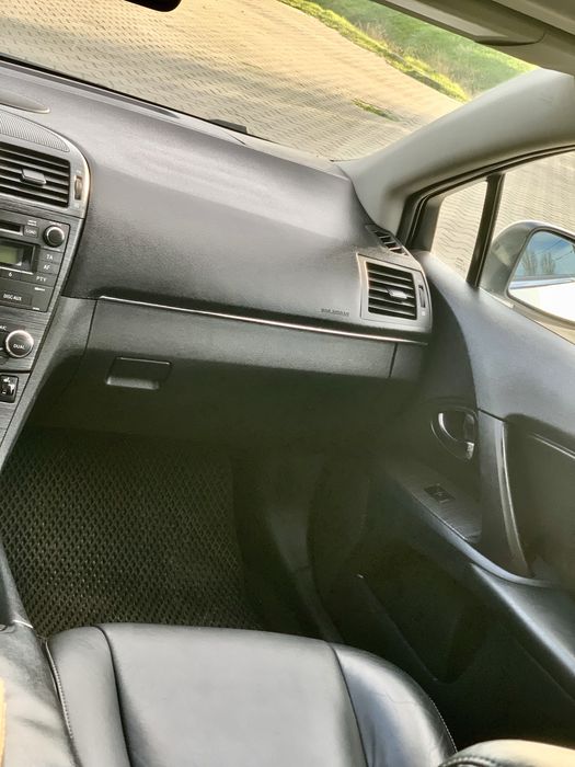 Продам Toyota Avensis T27, дизель 2.2 D4D